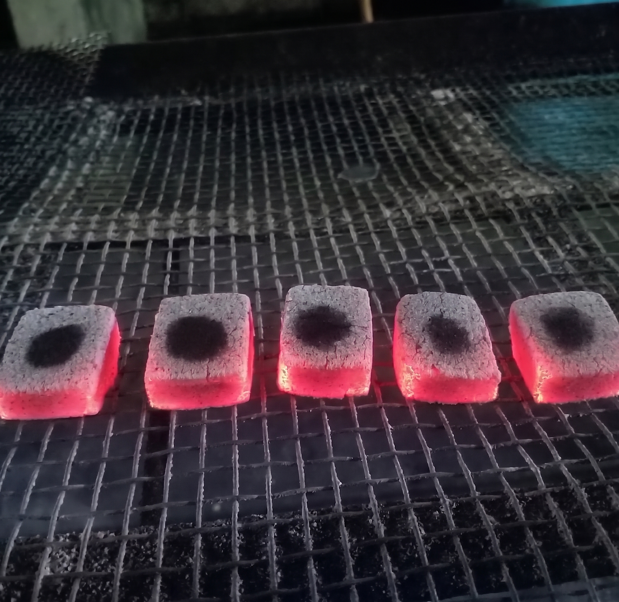 Flat Cube Charcoal